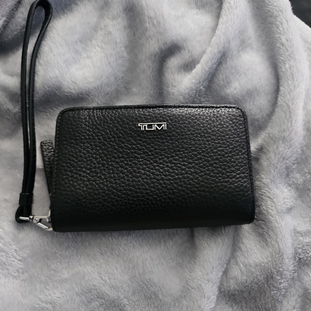 TUMI - Belden SLG Fench Purse - Black w/ Box